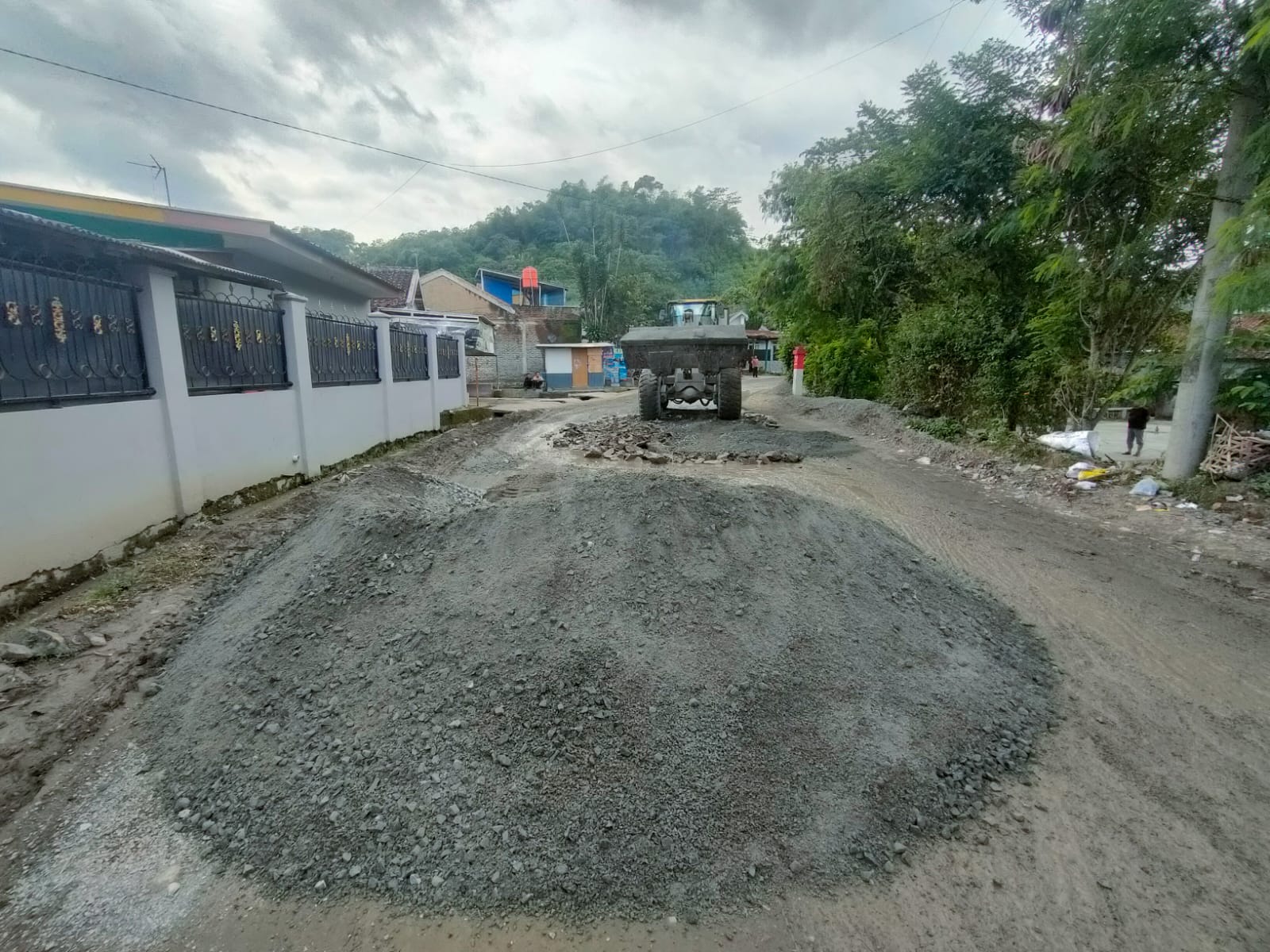 Memperbaiki Infrastruktur, Meningkatkan Kualitas Hidup