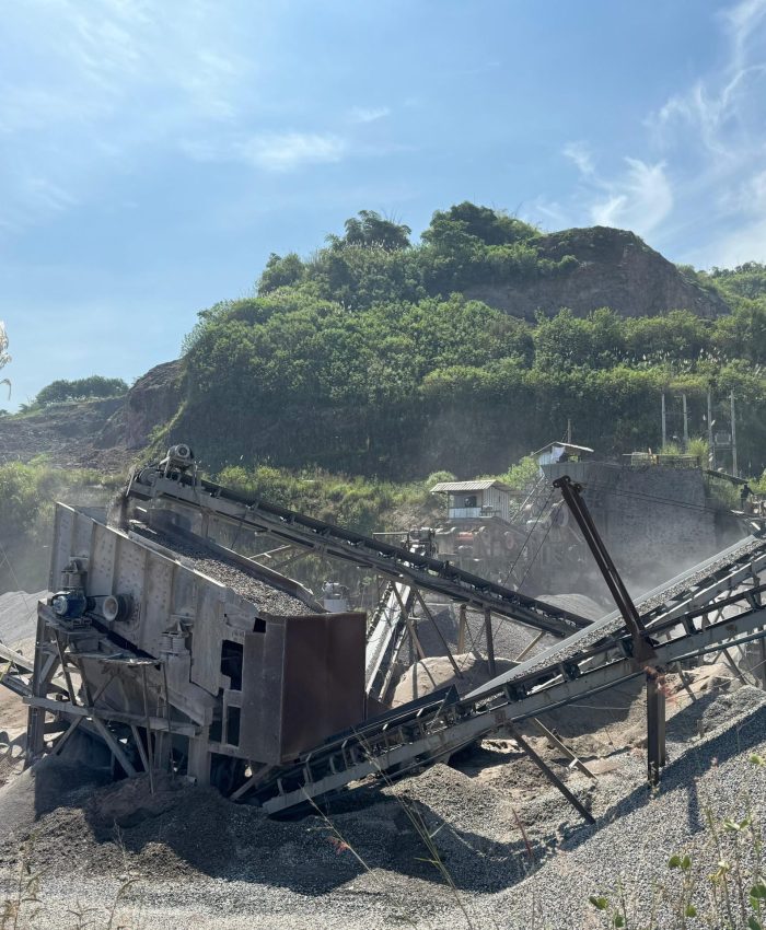 Melintasi Lintasan Batu